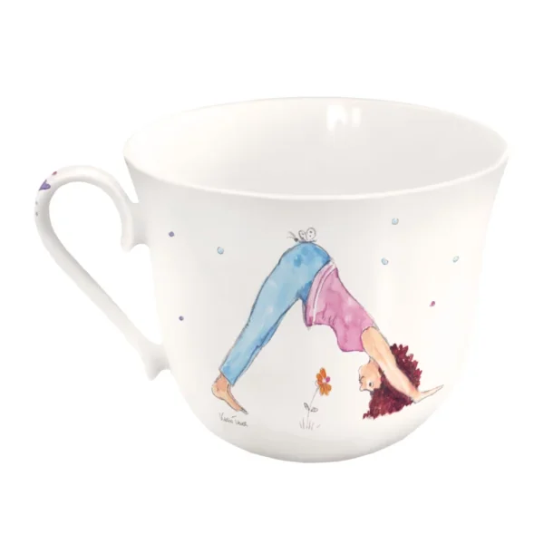 Becher Kleine Auszeit in weiss mit farbig gezeichneten Motiven von Frauen in Yoga Positionen von Karin Tauer