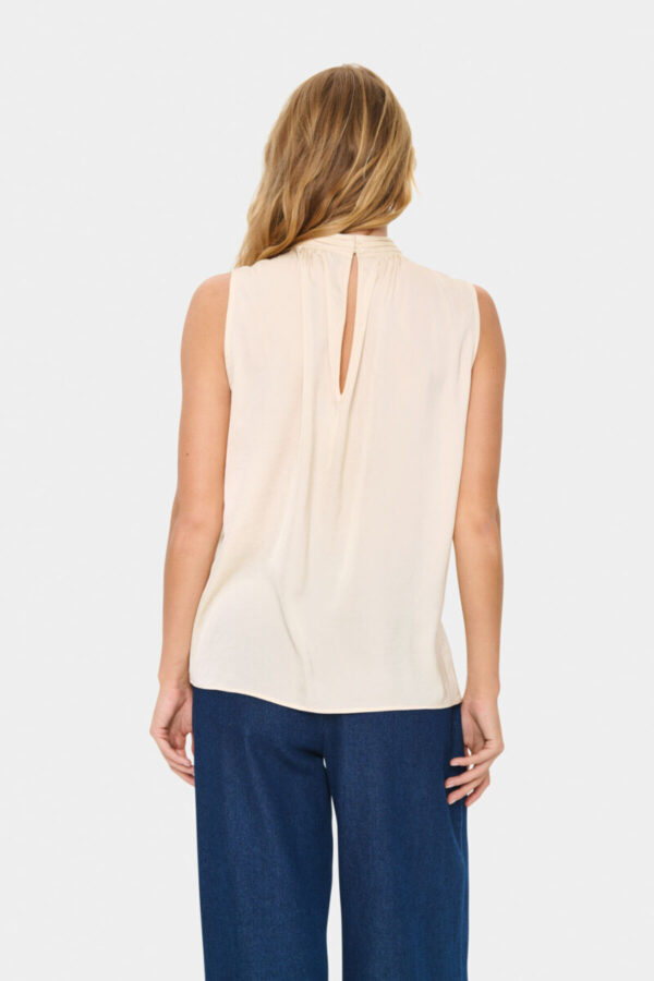 Aileensz Top Bluse von Saint Tropez in creme, ärmellos, locker fallend